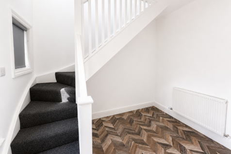 Hendon Lane, London, N3 photo 5
