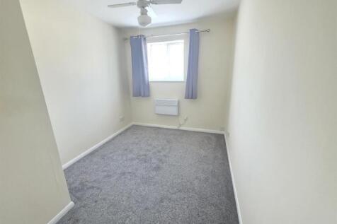 Horseshoe Close, Waltham Abbey photo 5