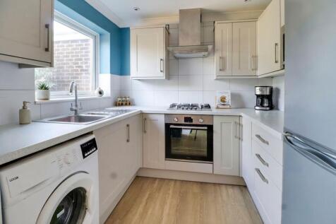 Arnhem Close, Eaton Ford, PE19 photo 5