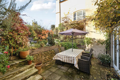 1383332-1-6930389...