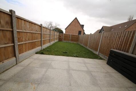 Stanford Road, Stanford-Le-Hope, Essex, SS17 photo 3