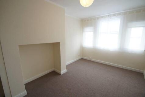 LIVING ROOM/BEDROOM AREA