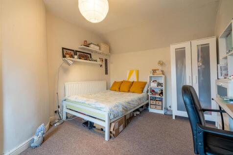 15 Barber Crescent, Sheffield photo 3