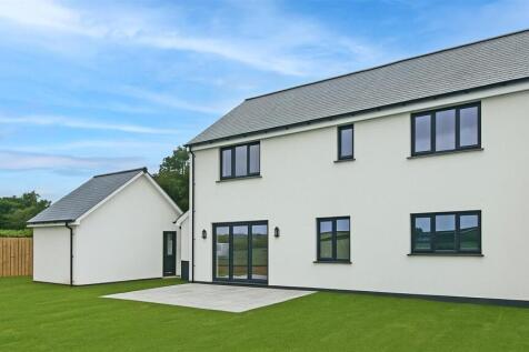 Farfield Garden with Grass.jpg