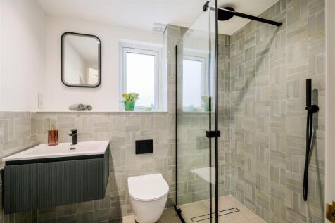 169 Peterborough Road furnished-45.jpg