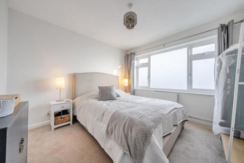 -69300475c68cc-l-1384861-2-692f1538adb8a