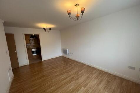 Flat 4, 24 Tapestry Gardens, Birkenhead photo 3