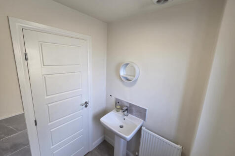 Rambling Walk, Clayton, Bradford, West Yorkshire, BD14 photo 4