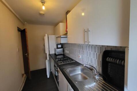 Lees Hall Crescent, Manchester photo 4