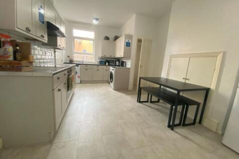 Communal Kitchen Diner