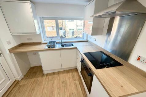 Gill Crescent North, Houghton Le Spring, DH4 6AW photo 3