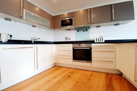 2 bed flat to rent Harrier House, London SW11