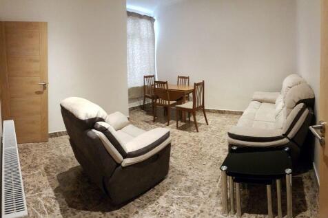 3-bed terraced on Grandale Street, Manchester, £1,885/mo