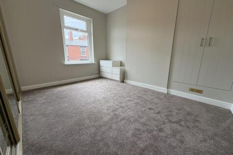 John Street, Wombwell, Barnsley photo 4