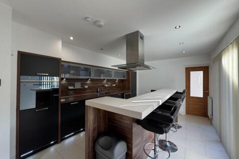 Lawfield Avenue, Glasgow, G77 photo 5