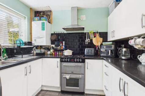 CAM03729G0-PR0029-STILL004