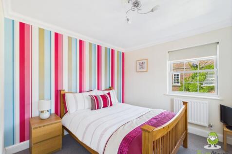 CAM03778G0-PR0241-STILL046