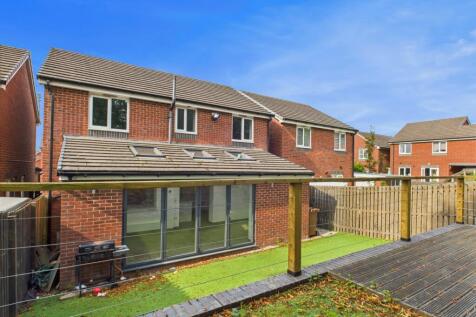 CAM03729G0-PR0113-STILL030