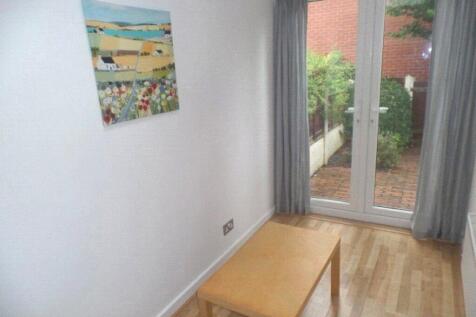 Davenfield Grove, Didsbury, Manchester, M20 photo 4