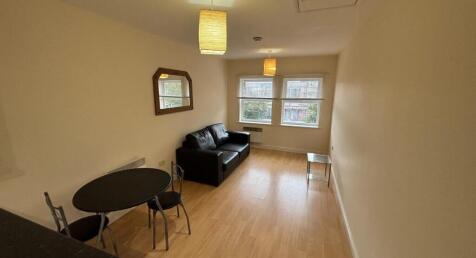 14 Crompton Court - Living Area.jpeg