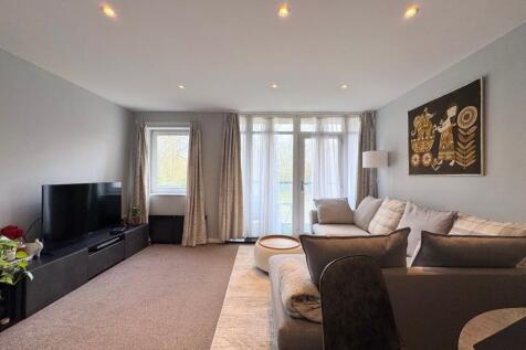 Open plan loung/dining area