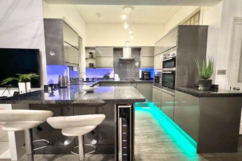Kitchen breakfast area