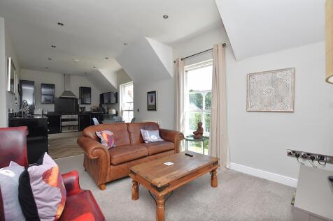 14 St Giles House, Rhosnesni Lane, Wrexham LL127NJ photo 5