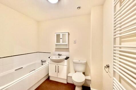 The Orchard , Dibden, Southampton photo 5