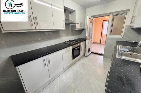 Laburnum Road, Hayes, Hillingdon photo 4
