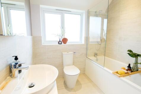 Bathroom of the Cambridge, a 4 bedroom house