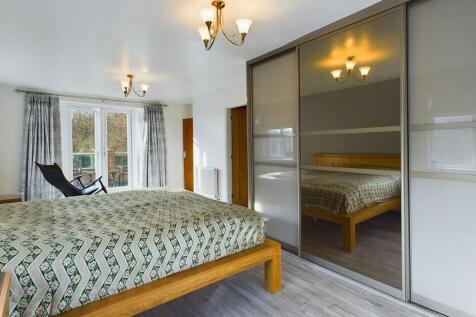 CAM02854G0-PR0306...