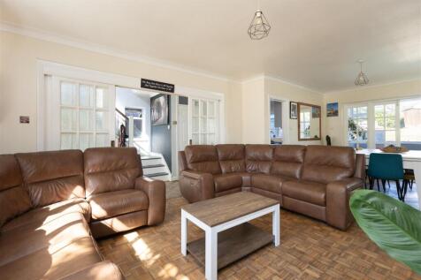 Living/dining room