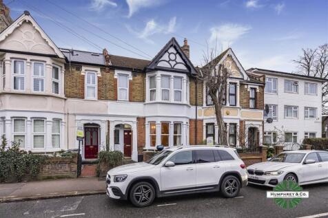 4A  Essex Road -014.JPG