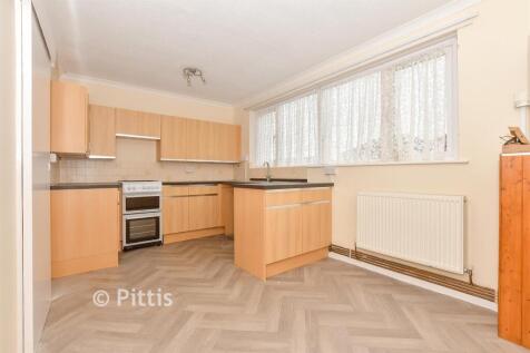 Sandown, PO36 - property photo