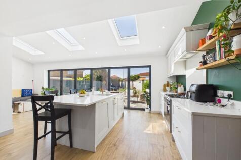 Kitchen /Living Area
