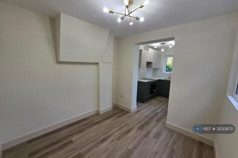 Felixstowe Road, London, N17 photo 3