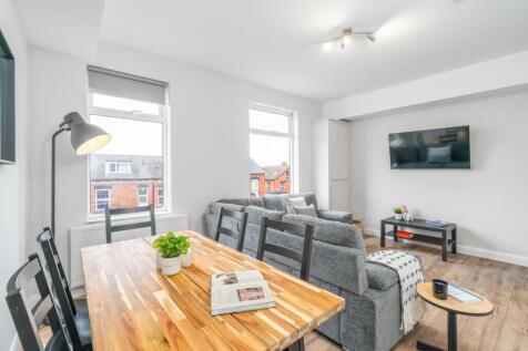 5-bed house on Ebor Place, Leeds, £3,575/mo