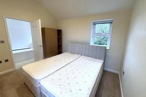 Bedroom one 1.jpeg