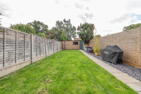 Maybank Road, E18