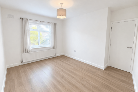 Whyteleafe Road photo 3