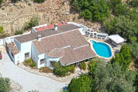 COM2503CH---house-1.