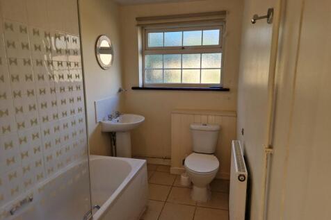 Wolsey Drive, Leicester, LE6 photo 4