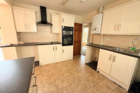 Kimberley Drive, Lydney photo 4