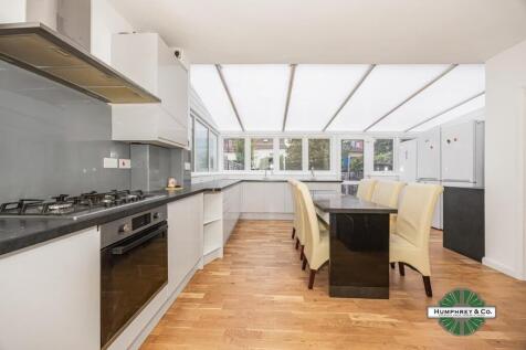 Salisbury Avenue, Barking photo 4