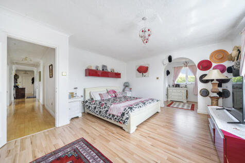 131587219685d842773ca5