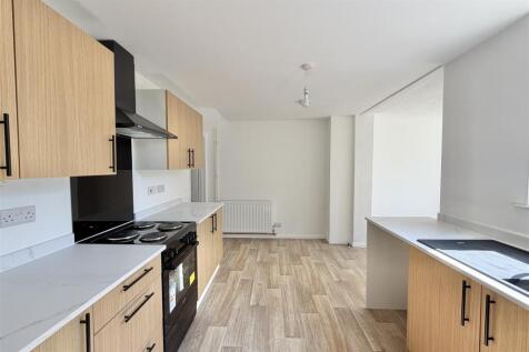 Kitchen 2.JPG