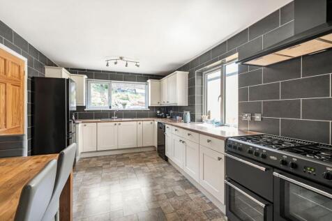 Kitchen and breakfast room