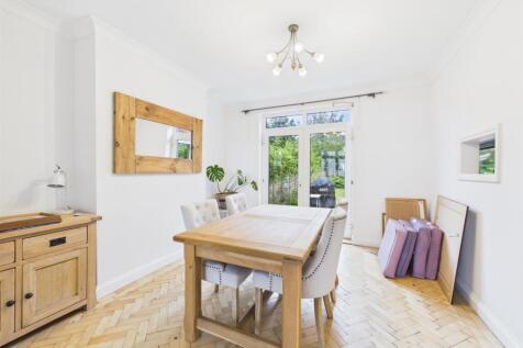 Fouracre Avenue, Downend photo 4