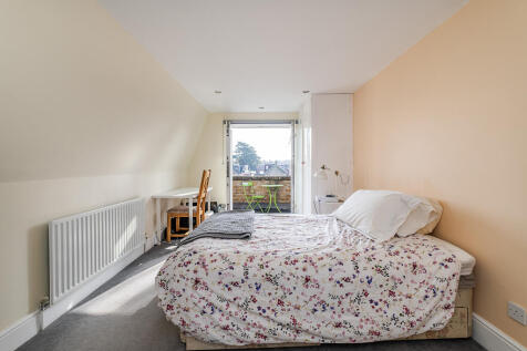 6 bed, 3 bath Semi-Detached in glasgow - Photo 9