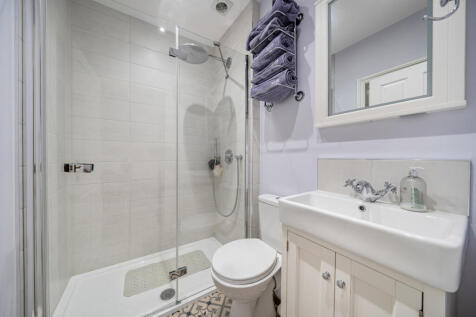 1360603-5-68dbe37...